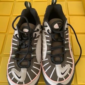 Nike airmaxs pink stripe, white, silver and black.